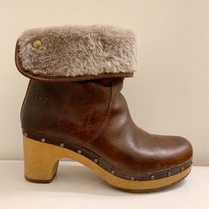 UGG Lynnea Short Leather Shearling Wood Clog Boots